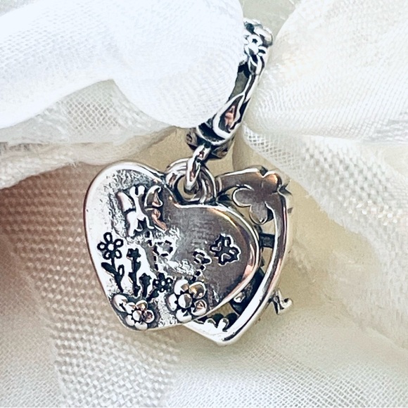 🐻 NWOT Winnie The Pooh & Piglet Charm ✨ - Picture 6 of 9